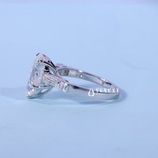 1.50CT Pear Cut Moissanite Diamond Three Stone Engagement Rings