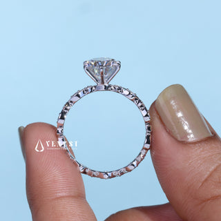 1.0CT Round Cut Moissanite Diamond Cluster Engagement Ring