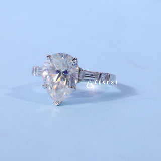 1.50CT Pear Cut Moissanite Diamond Three Stone Engagement Rings