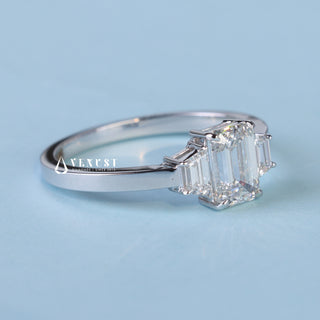 1.0CT Emerald Cut Moissanite Diamond Three Stone Engagement Rings