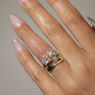 Designer Toi et Moi engagement rings, Toi et Moi engagement rings with side stones, White gold Toi et Moi diamond engagement ring, Classic Toi et Moi solitaire engagement ring