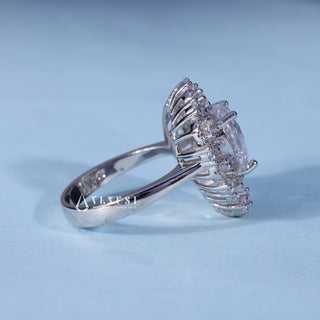 1.0CT Heart Cut Moissanite Diamond Halo Engagement Ring