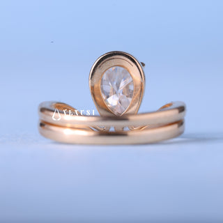 1.0CT-2.0CT Bezel Set Pear Moissanite Diamond Curved Unique Engagement Ring With Wedding Band
