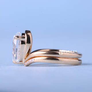 1.0CT-2.0CT Bezel Set Pear Moissanite Diamond Curved Unique Engagement Ring With Wedding Band