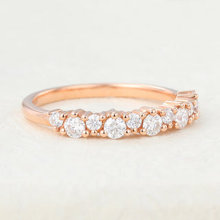 round-shaped-moissanite-cluster-wedding-band