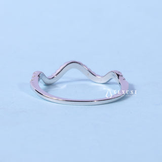 Round Cut Moissanite Diamond Curved Wedding Band