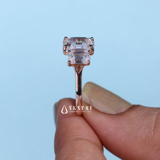 2.0CT Emerald Moissanite Diamond Three Stone Engagement Rings