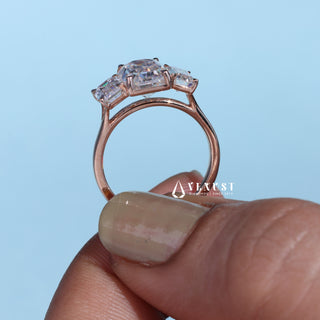 2.0CT Emerald Moissanite Diamond Three Stone Engagement Rings
