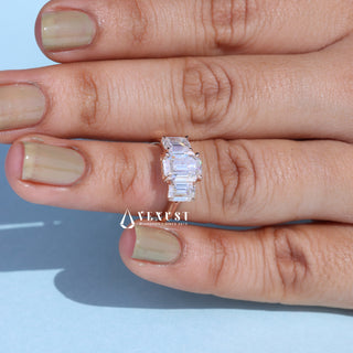 2.0CT Emerald Moissanite Diamond Three Stone Engagement Rings