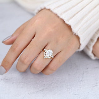 oval-moissanite-cluster-bridal-ring-set-2