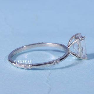 1.0CT Emerald Cut Moissanite Diamond Engagement Ring