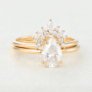 pear-moissanite-solitaire-bridal-ring-set