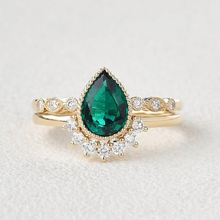 1.93ct Pear Emerald Migraine Vintage Signature Bridal Ring Set For Her