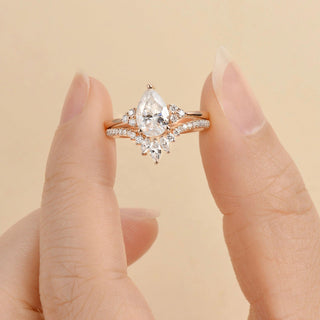 1.50ct Pear Cut Moissanite Vintage Style Bridal Ring Sets in 18K Gold