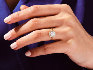 1.0CT Round Cut Moissanite Diamond Halo Engagement Ring