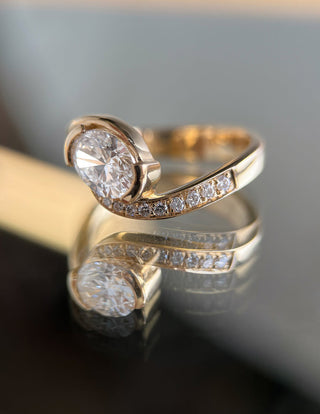 0.50CT-1.50CT Oval East West Moissanite Unique Pave Engagement Ring With Matching Curved Band