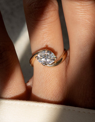 1.0CT-2.0CT Oval East West Moissanite Diamond Unique Engagement Fashion Rings With Matching Band