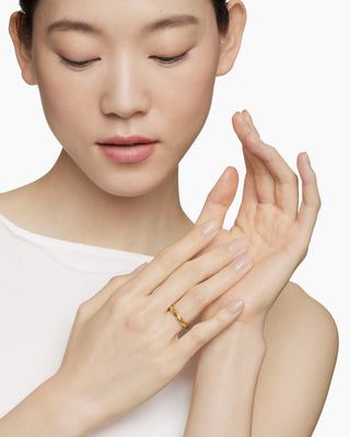 Stunning Cable Edge Plain Gold Metal Wedding Band For Men & Women