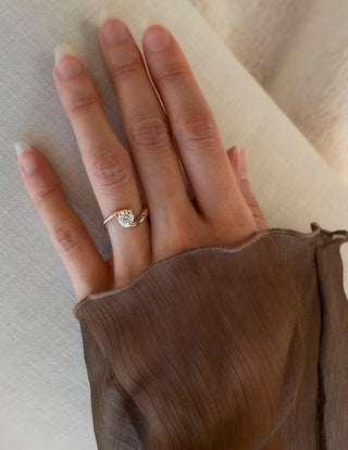 0.50CT-1.50CT Round Moissanite Diamond By Pass Engagement Dream Ring With Matching Band