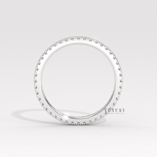 elegant eternity band
luxury diamond band
classic eternity ring
modern eternity band