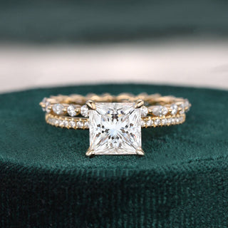 princess-cut-solitaire-moissanite-bridal-ring-set