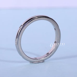 Round Moissanite Diamond Flush Setting Wedding Band