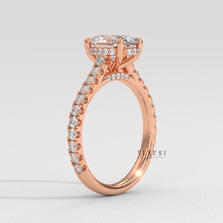 beautiful oval engagement ring for proposal