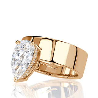 pear cut moissanite ring