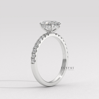 classy oval ring design