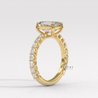 emerald diamond pavé ring yellow gold