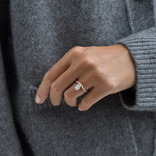 0.50ct Oval Moissanite Diamond Unique Engagement Ring With Matching Band