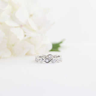 0.50 TCW Unique Round Infinity Moissanite Diamond Wedding Band