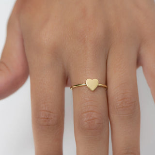 Minimalist Heart Shape Solitaire Gold Metal Wedding Band