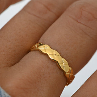 Minimalist Unique Design Plain X Gold Metal Wedding Band