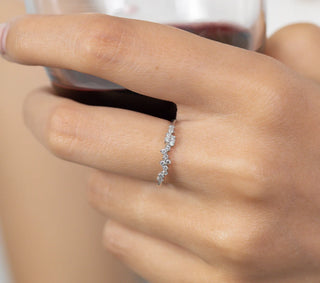 0.15 TCW Minimalist Round Cut Cluster Moissanite Diamond Wedding Band