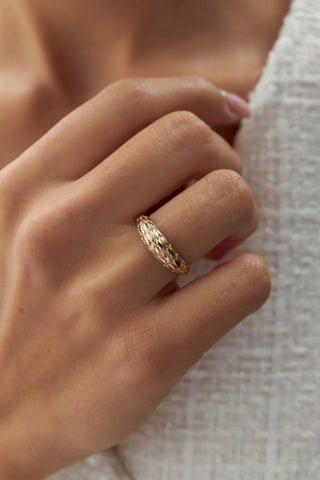 Minimalist Snakeskin Dom Unique Wedding Band For Men & Women