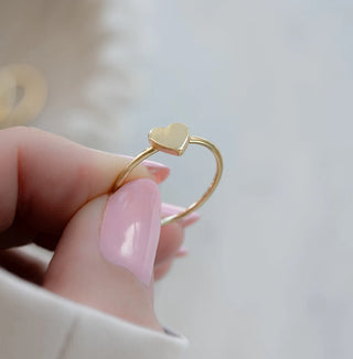 Minimalist Heart Shape Solitaire Gold Metal Wedding Band