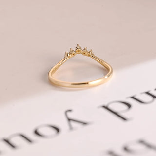 0.20 TCW Round Cut Unique Curved Moissanite Diamond Wedding Band