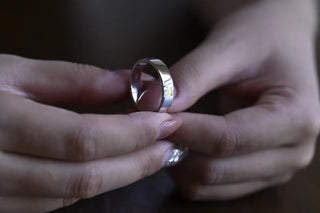 0.30 TCW Minimalist Round Side Pave Moissanite Diamond Wedding Band