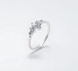 0.31 TCW Antique Round Cluster Moissanite Diamond Wedding Band