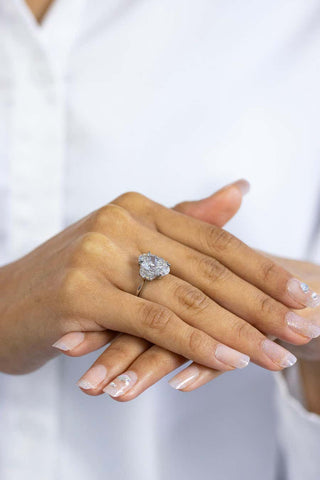 luxury moissanite ring,5ct oval moissanite ring, elongated oval moissanite engagement ring, three stone moissanite ring