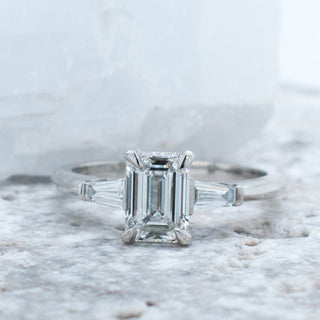 1.0CT Emerald Cut Three Stone Moissanite Diamond Engagement Ring