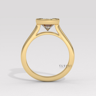 oval bezel ring minimal design