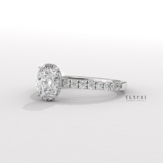 oval engagement ring with refined and timeless design for her