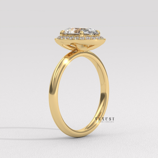 oval solitaire halo must have ring, oval solitaire halo viral design, oval solitaire halo trending design