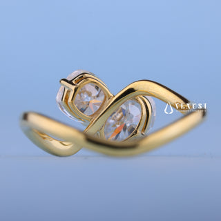 1.0CT Oval & 0.70CT Cushion Moissanite Diamond Toi Et Moi Engagement Ring