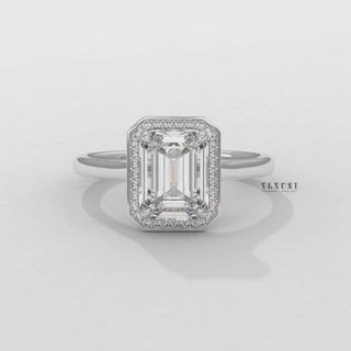 diamond halo engagement ring,
luxury diamond engagement ring,
halo diamond ring,

