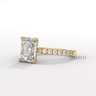 radiant diamond engagement band
radiant stone ring
sparkle pave ring
radiant center stone ring
diamond accent ring
luxury radiant band
bridal diamond ring