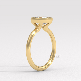 round bezel engagement ring inspiration