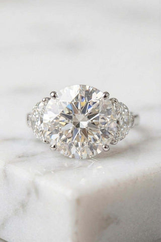 round brilliant moissanite ring
round brilliant cut ring 
round cut ring 